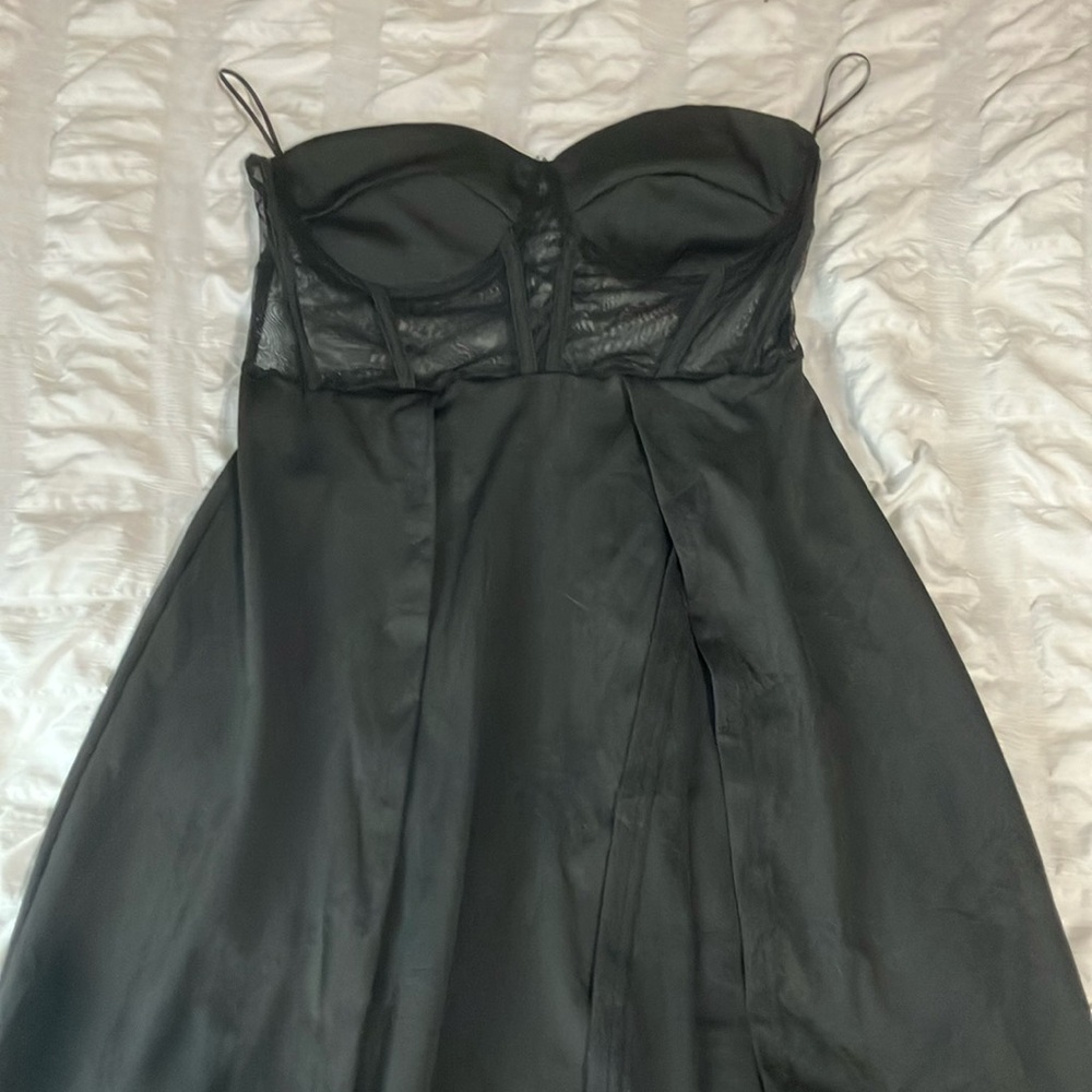 Elegant Black Strapless Dress